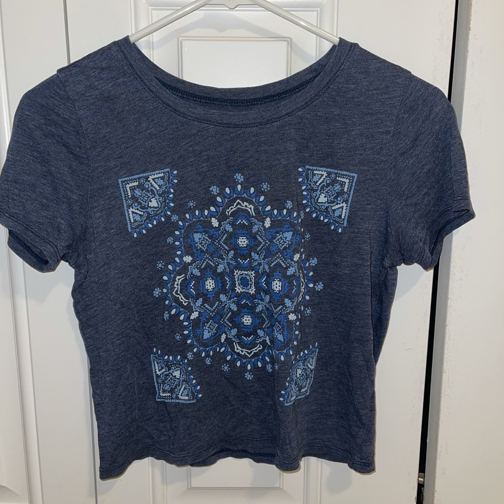 A crop top shirt